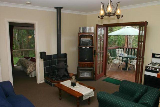 Hillside Country Retreat Bed & Breakfast Gold Coast Room photo